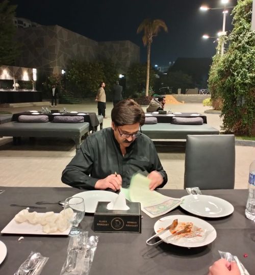 xr:d:dafyi9tiibe:47,j:1562039556553565938,t:24012311